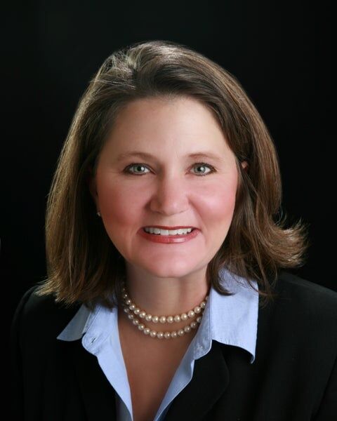 Stephanie Jones, Real Estate Salesperson in Calhoun, Kinard Realty