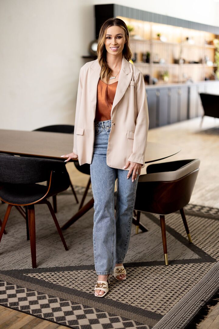 Danielle McCulloch, Associate Real Estate Broker in Farmington, Cornerstone Realty