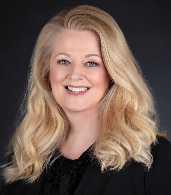Sharon Clair, Real Estate Salesperson in Las Vegas, Elevate