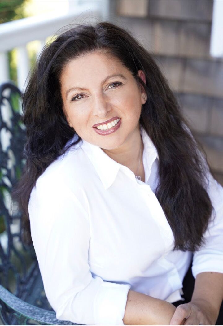 Nicole Banani,  in Hauppauge, Realty Connect