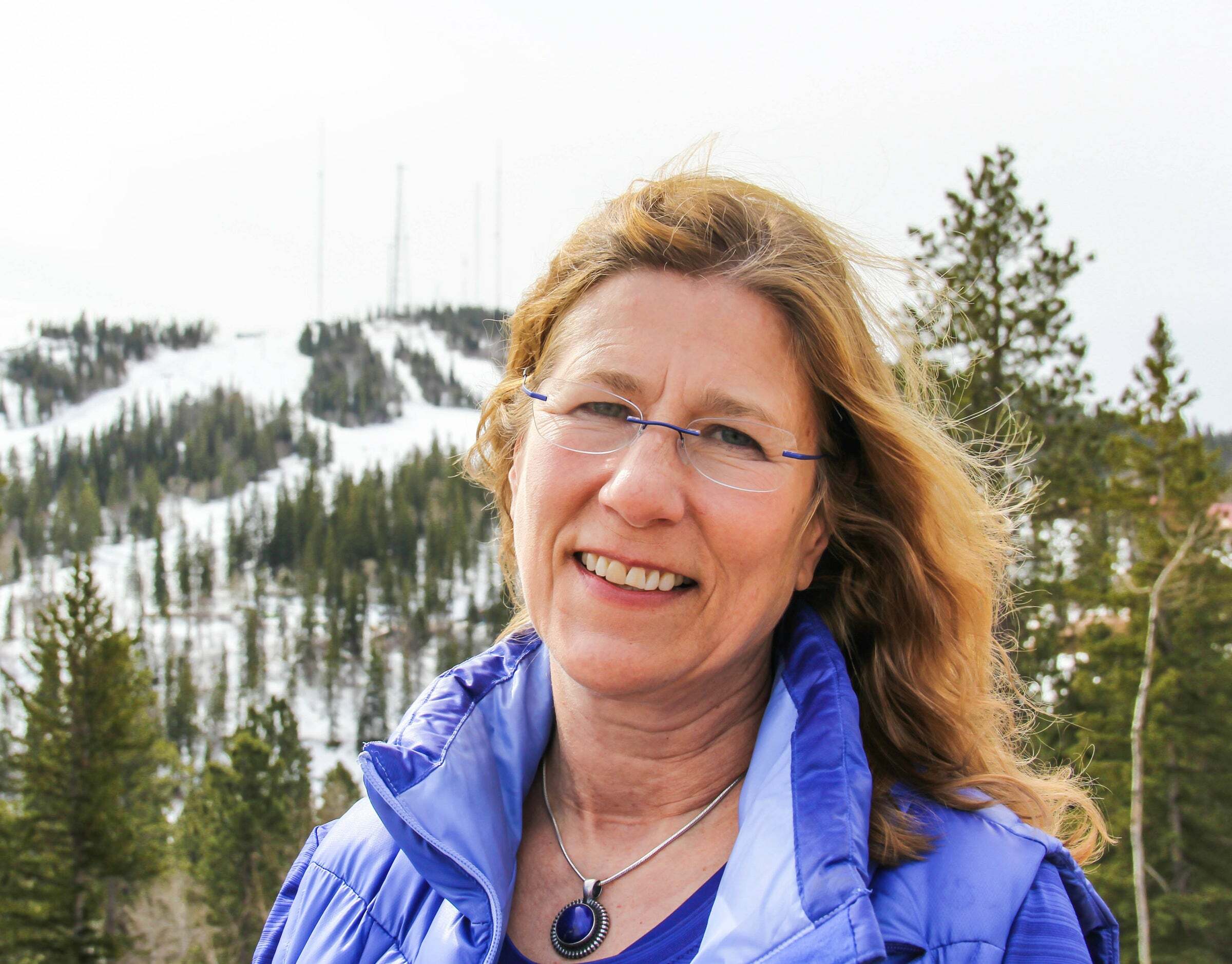 Linda Derosier, Associate Real Estate Broker in Deadwood, Associated Realty