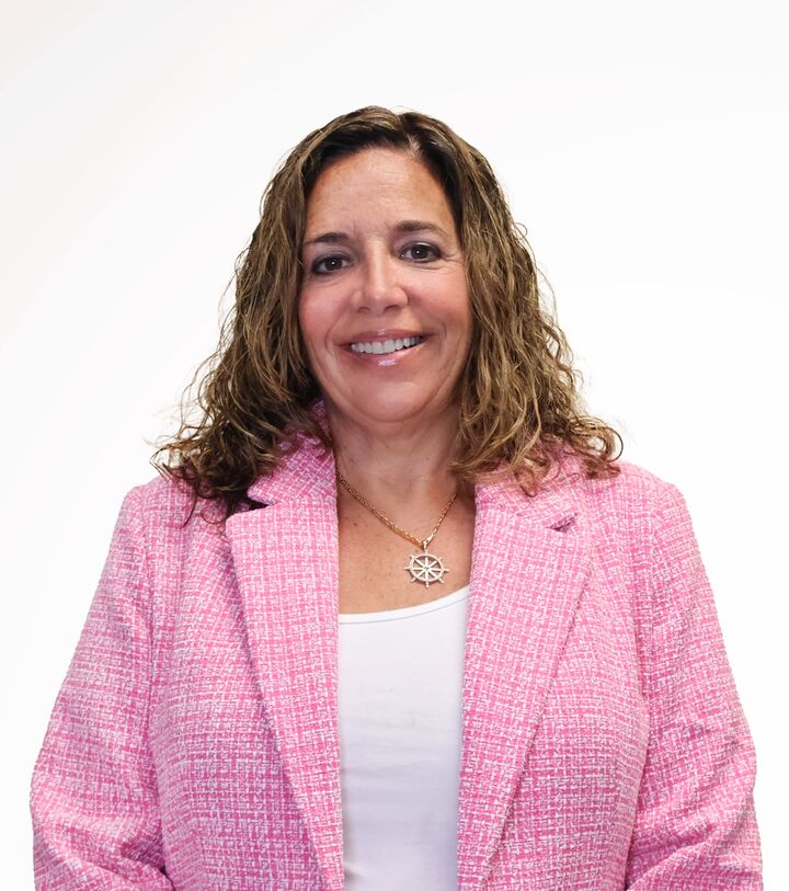 Karen Duffe,  in Hauppauge, Realty Connect