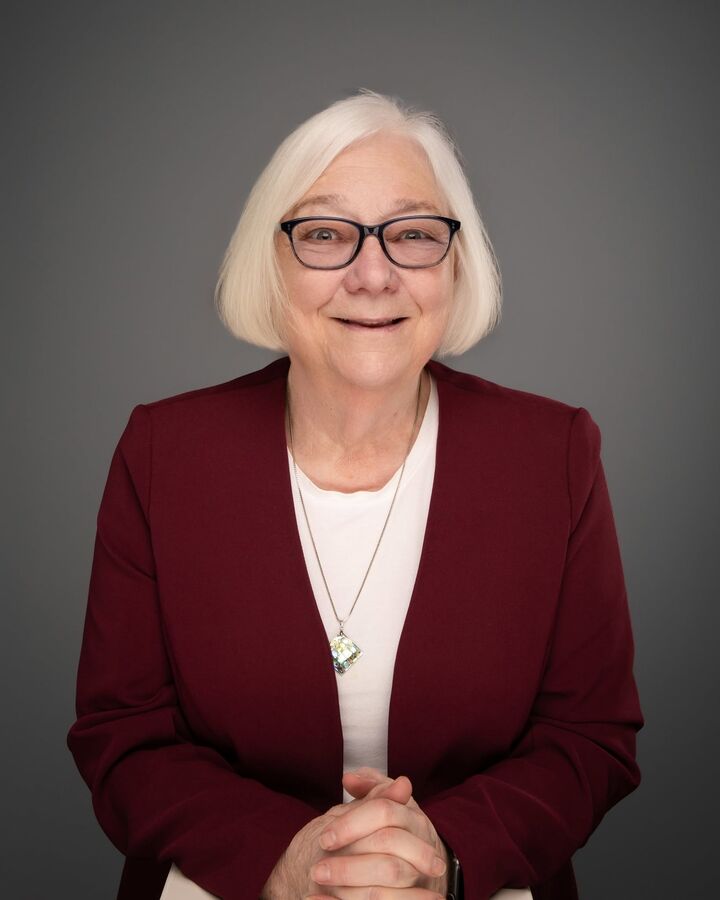 Karen Kramford, Associate Real Estate Broker in Naperville, Circle