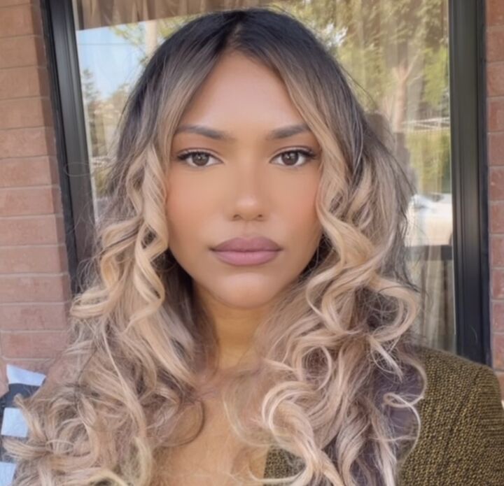 Jasmine Gill, BROKER in Toronto, Coldwell Banker The Real Estate Centre, Brokerage