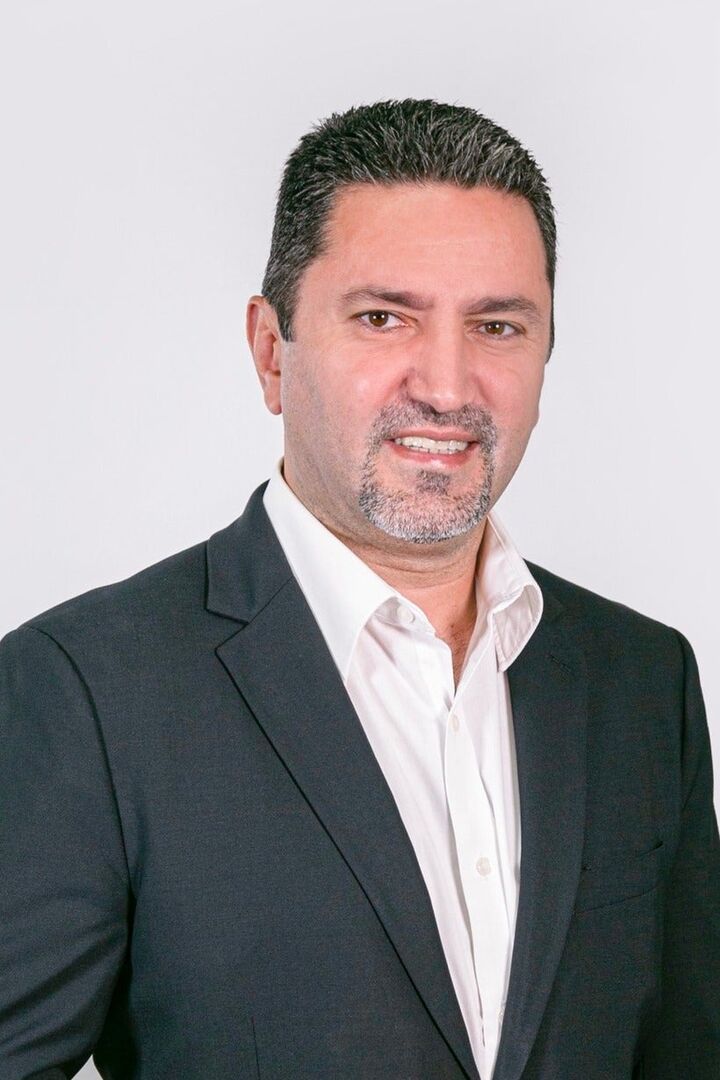 Levon Najaryan, Real Estate Salesperson in Glendale, Hallmark Realty