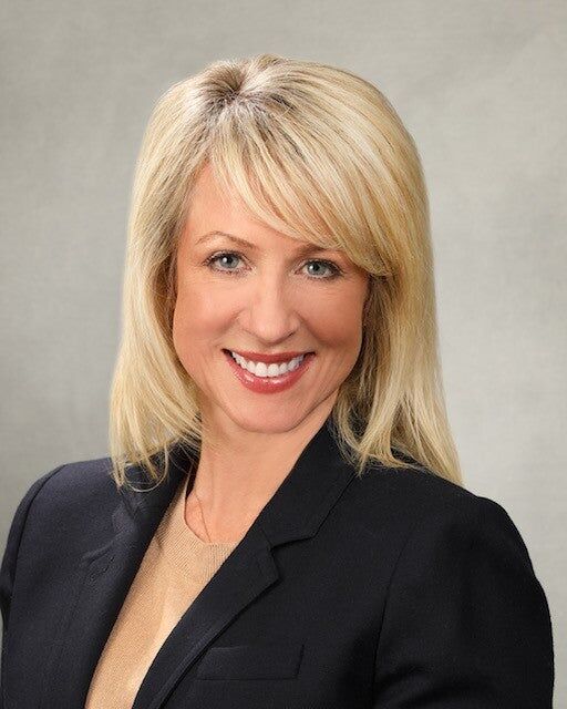Dawn Salerno, Real Estate Broker in Glen Ellyn, Gust Realty