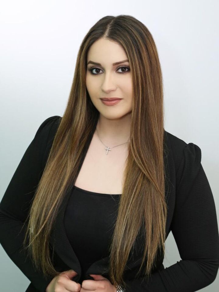 Emma Alkhasian, Real Estate Salesperson in Glendale, Hallmark Realty
