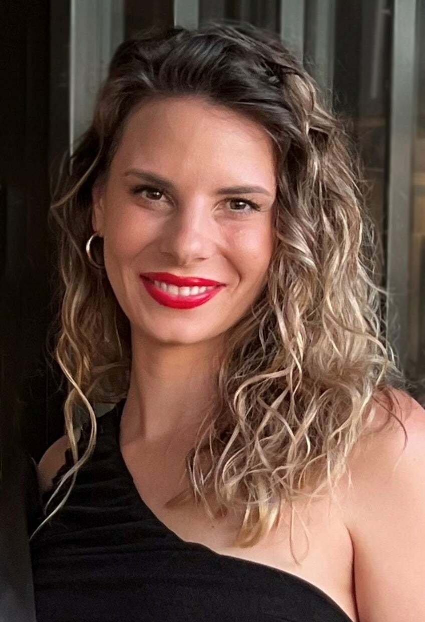 Marija Crawford,  in Irvine, Platinum Properties