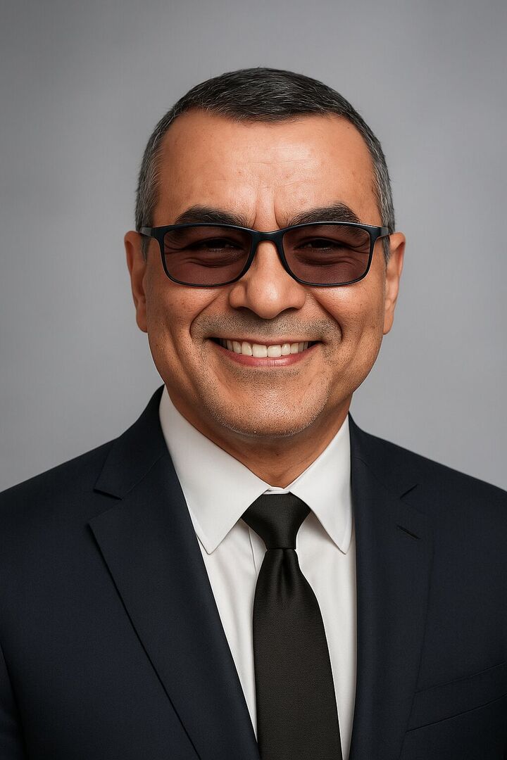 Jose Fuentes, Real Estate Salesperson in Brandon, Circle