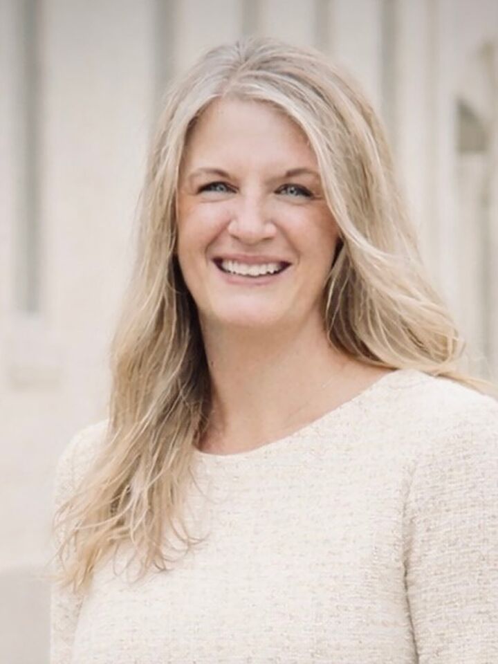 Stephanie Bogdan, Real Estate Salesperson in Beacon, Country Living