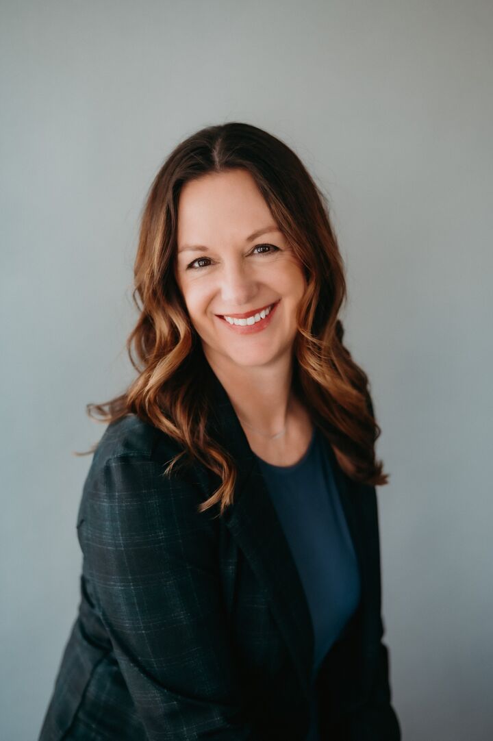 Cheryl Palmer-Subka, Real Estate Broker/Real Estate Salesperson in Grand Haven, Schmidt Realtors