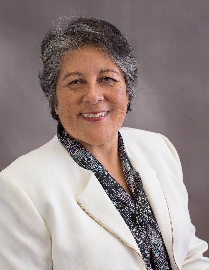 Ana Posadas, Real Estate Salesperson in Simi Valley, Town Center