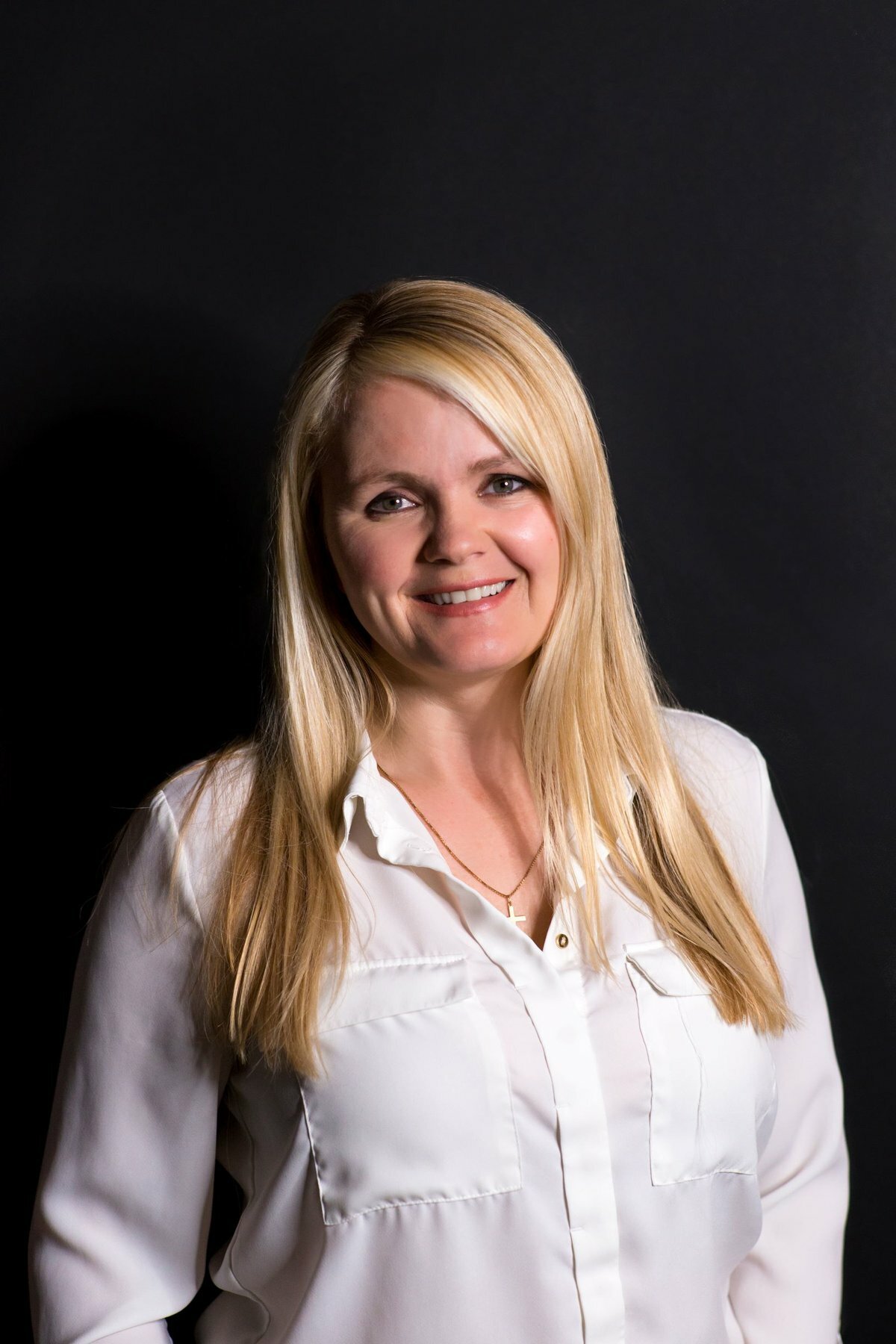 Lisa Calles, Sales Representative in Calgary, CENTURY 21 Canada