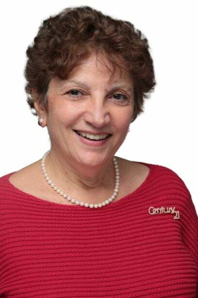 Stella Ambrosio, Real Estate Salesperson in New City, Full Service Realty