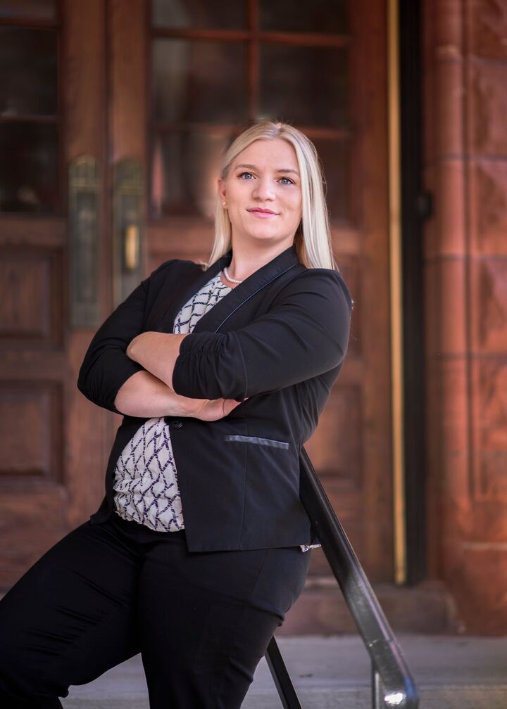 Genevieve Medina, Real Estate Salesperson in Flushing, Signature Realty