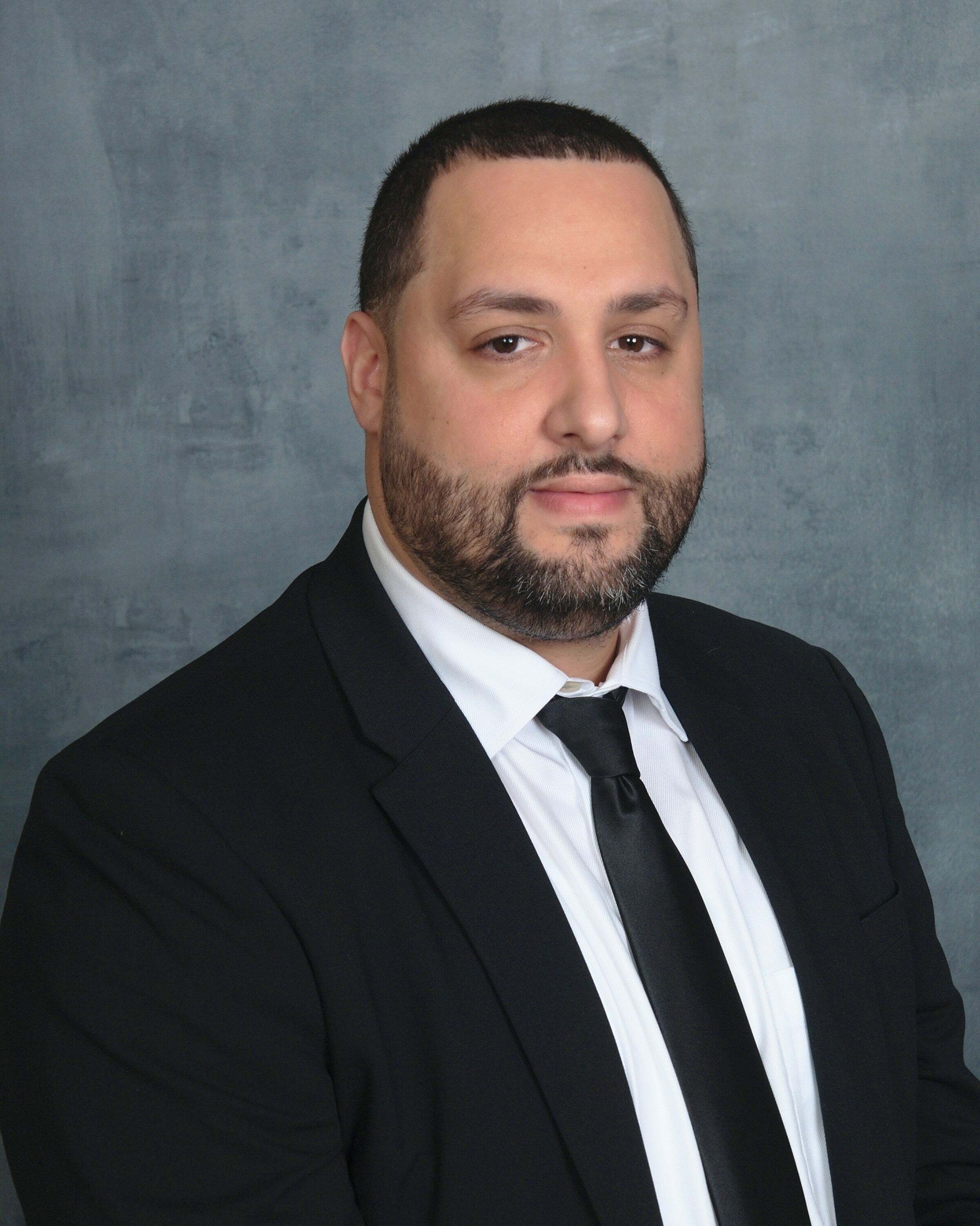 Luis Talavera, Real Estate Salesperson in Orlando, Carioti