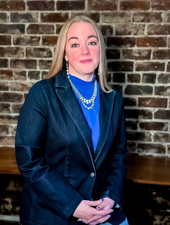 Laura Wall, Real Estate Salesperson in Nacogdoches, Blueberry Realty