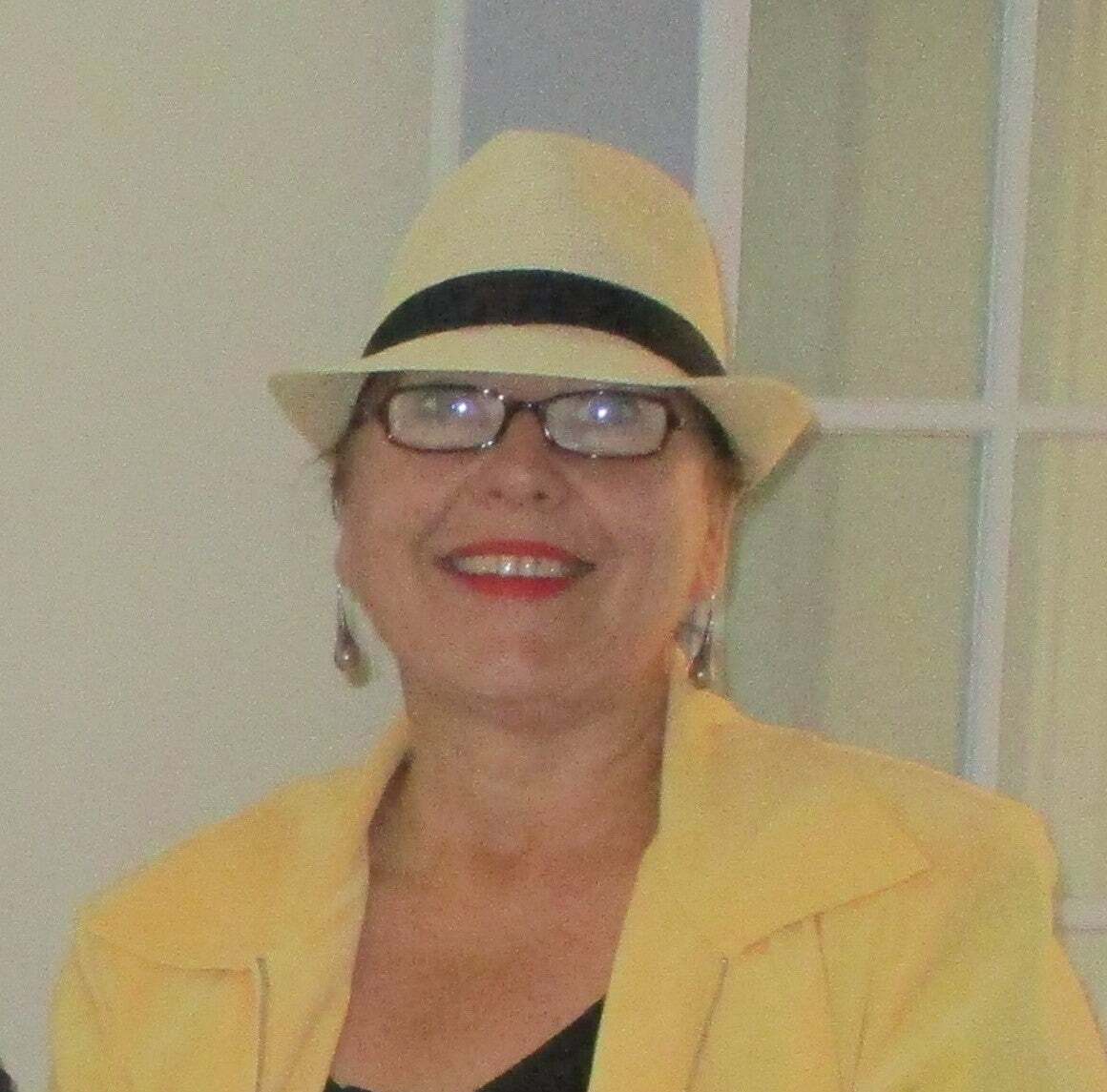 Diana Decker, Associate Real Estate Broker in Douglas, Affiliated