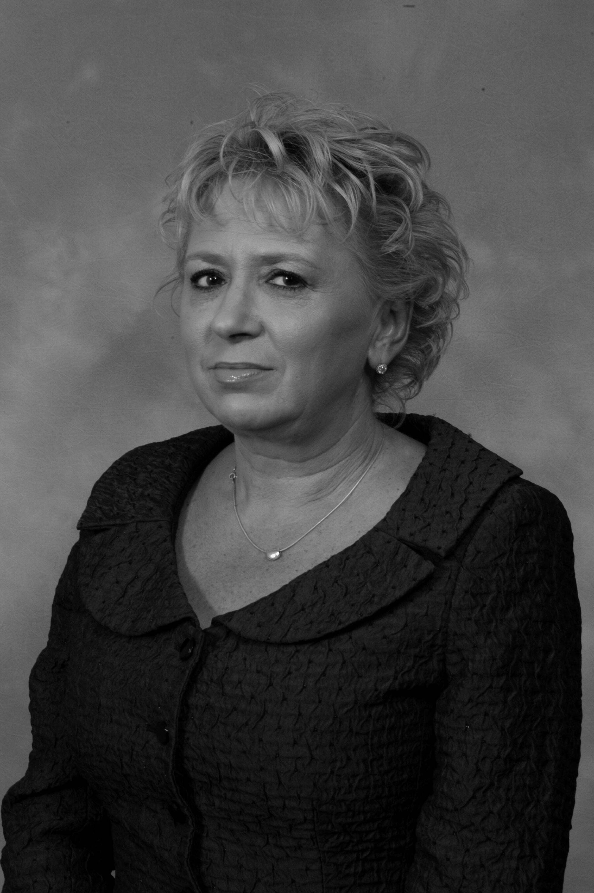 Agnes Kusia, Associate Real Estate Broker in Mundelein, Circle