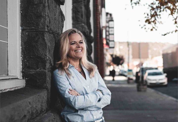 Vikki Breese-Iverson, Principal Broker in Prineville, Windermere