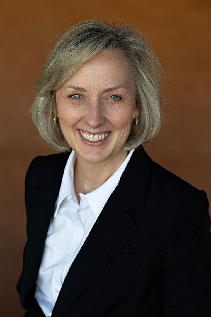 Lynne Walz, Real Estate Salesperson in Fremont, The Good Life Group