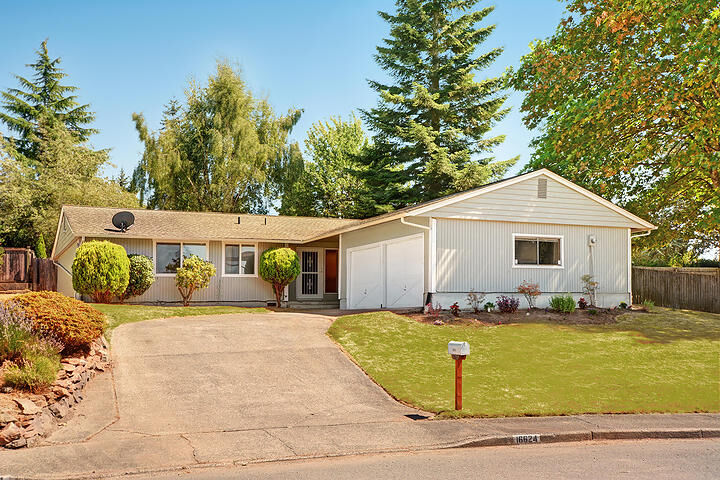 Property Photo:  16624 126th Place SE  WA 98058 