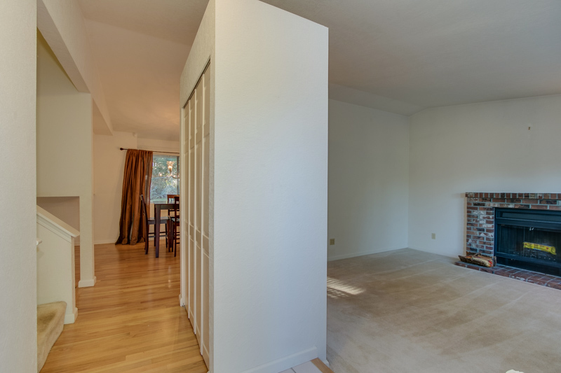 Property Photo: Entry 22721 NE 12th Place  WA 98074 