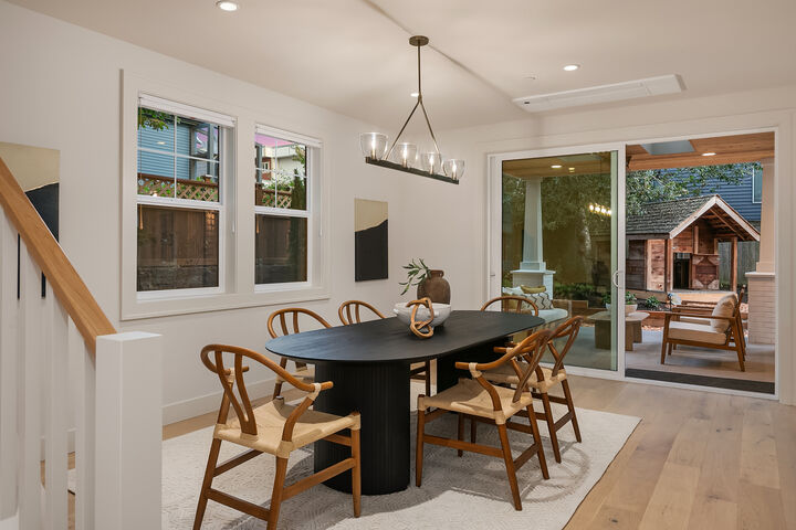 Property Photo:  419  6th Avenue S  WA 98033 