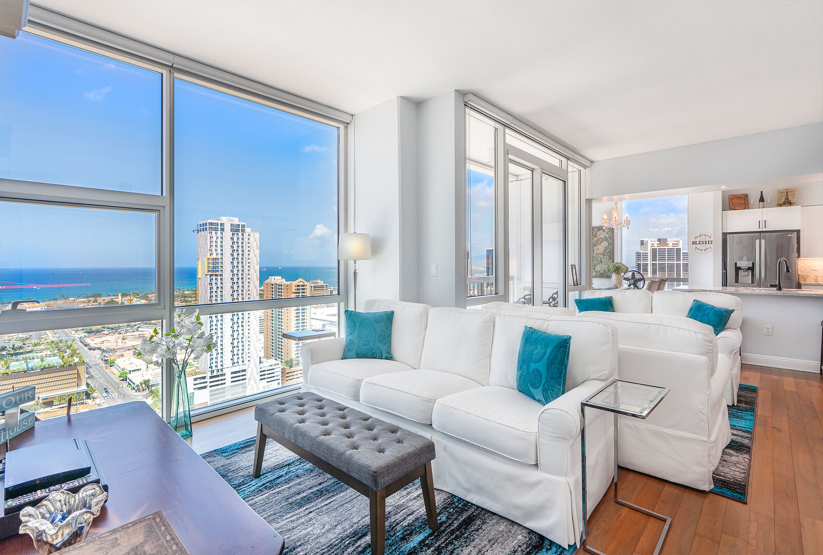 Property Photo:  909 Kapiolani Boulevard Phb2  HI 96814 