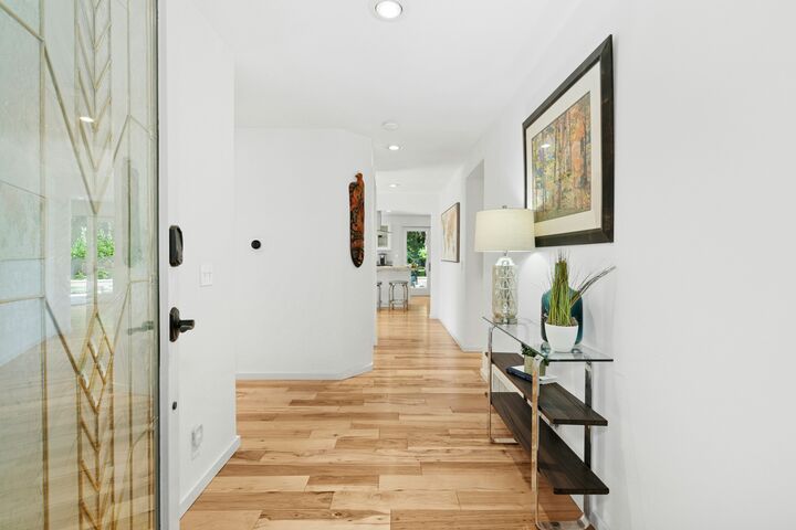 Property Photo: 21010 NE 33rd Place WA 98074