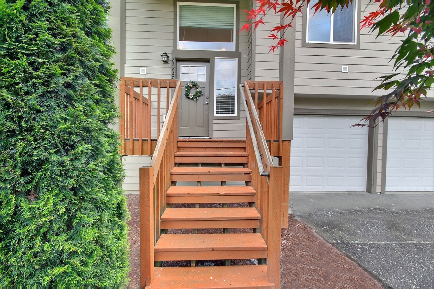 Property Photo:  21237 SE 213th St  WA 98031 