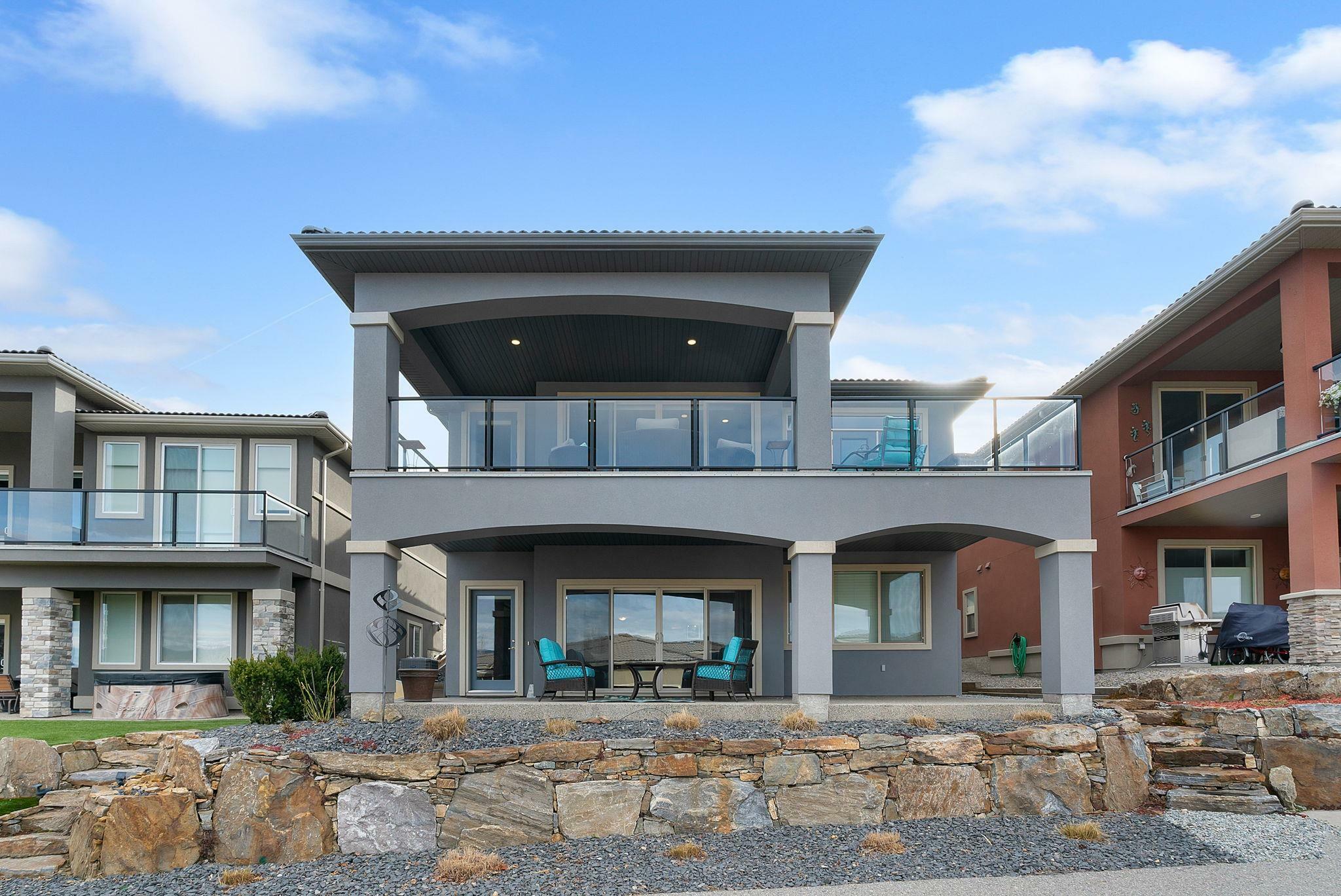 Photo de la propriété:  1708 Lake Vista Road  BC V1Z 4E1 