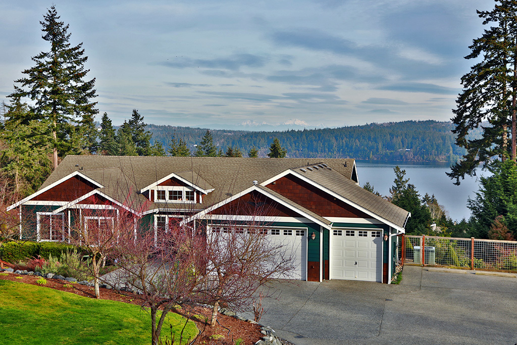 Property Photo: 5147 Honeymoon Bay Rd WA 98249