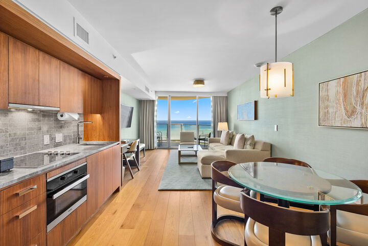 Property Photo:  2139 Kuhio Avenue 2610  HI 96815 