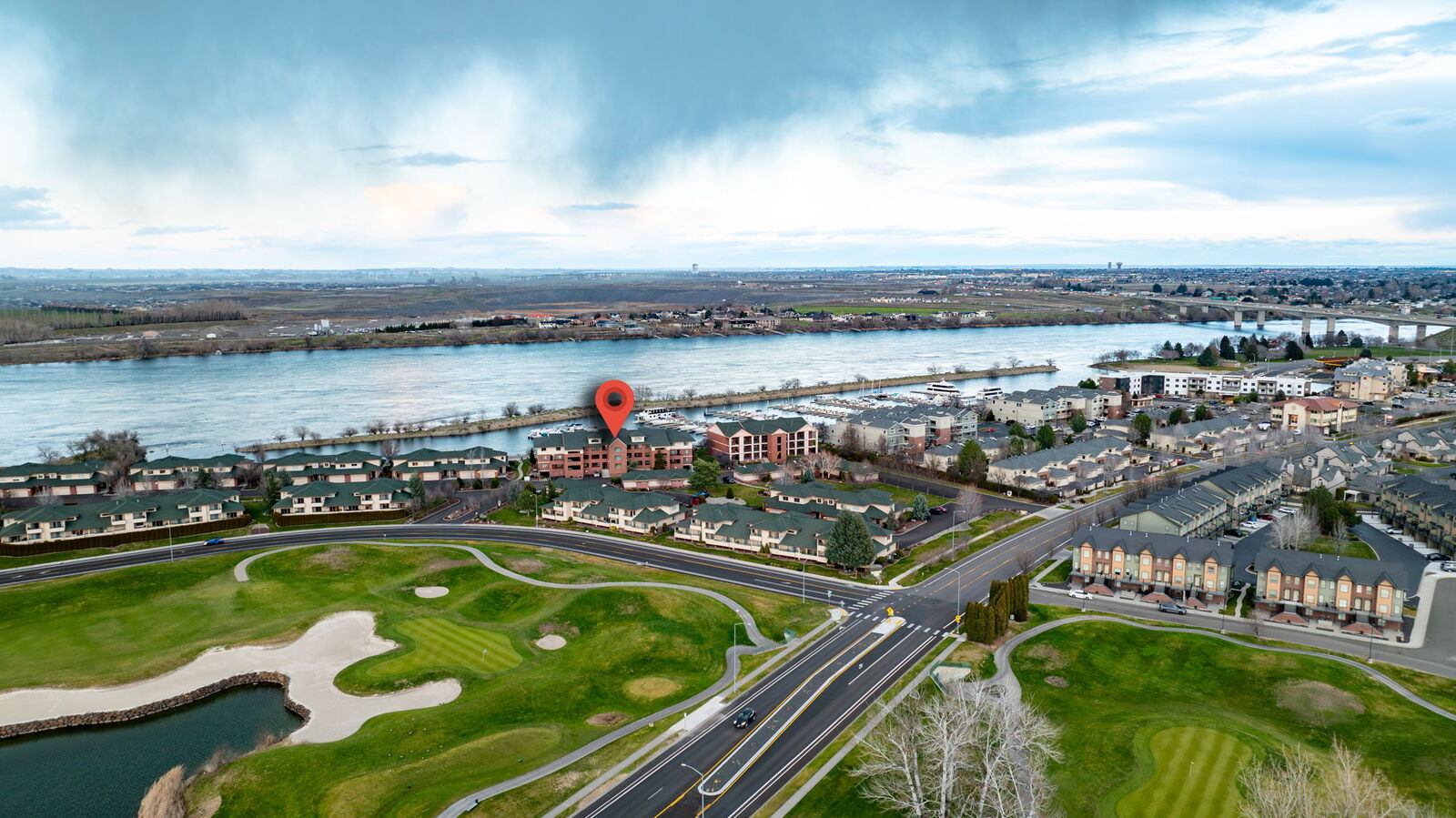 Property Photo:  300 Columbia Point Dr Unit D 203  WA 99352 