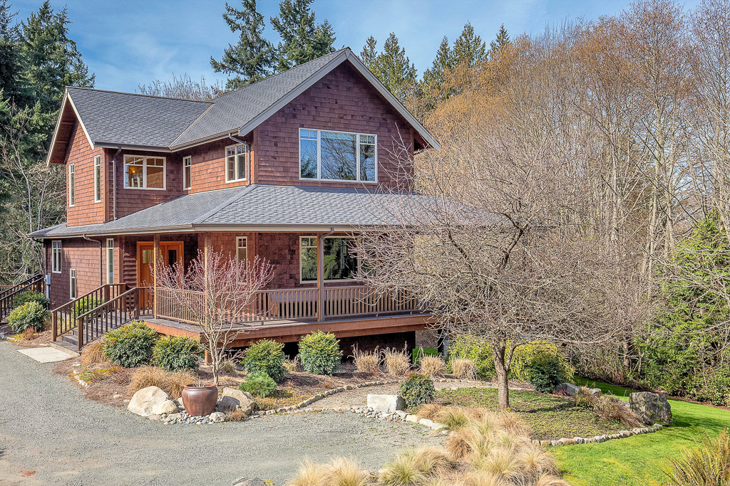 Property Photo:  11052 Old Creosote Hill Rd  WA 98110 