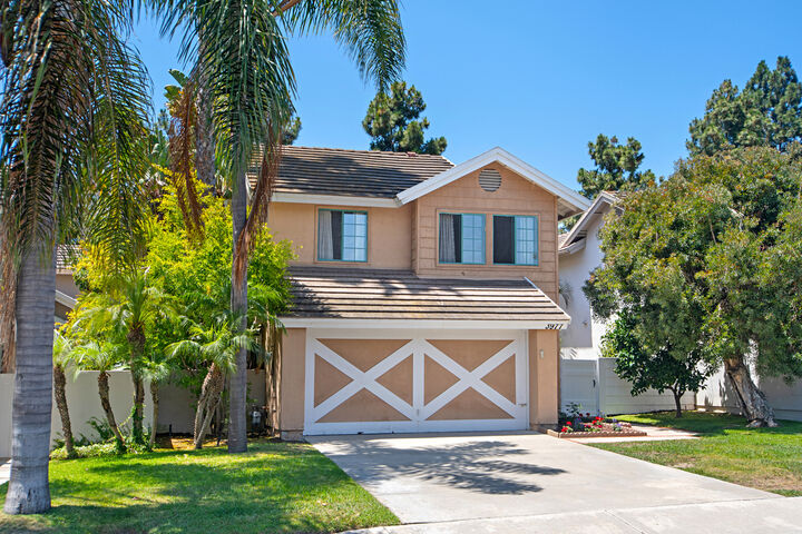 Property Photo: 3977 Carmel Brooks Way CA 92130