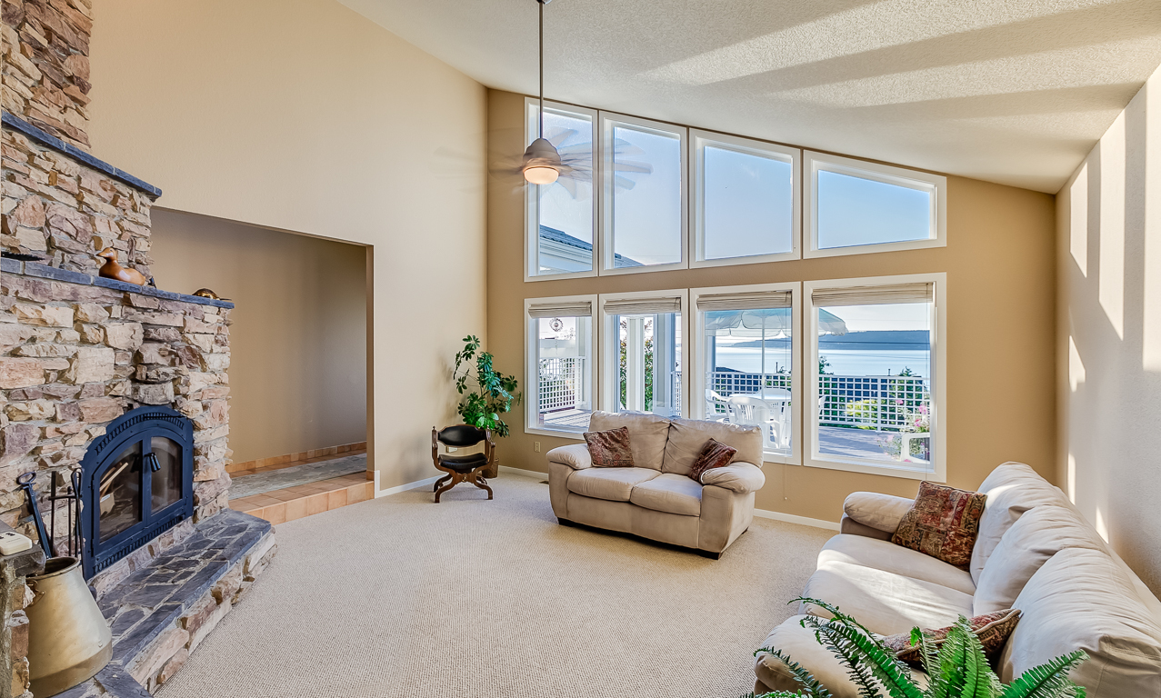Property Photo: Living room 174 Skagit Ave WA 98282