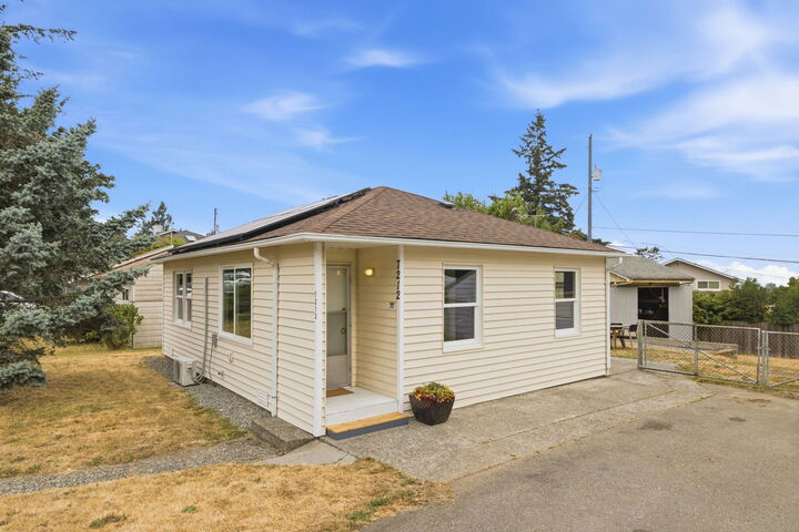 Property Photo:  7212 S 128th Street  WA 98178 