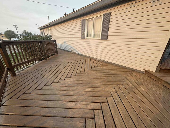 Property Photo:  34 Elm Crescent  NT X0E 0R5 