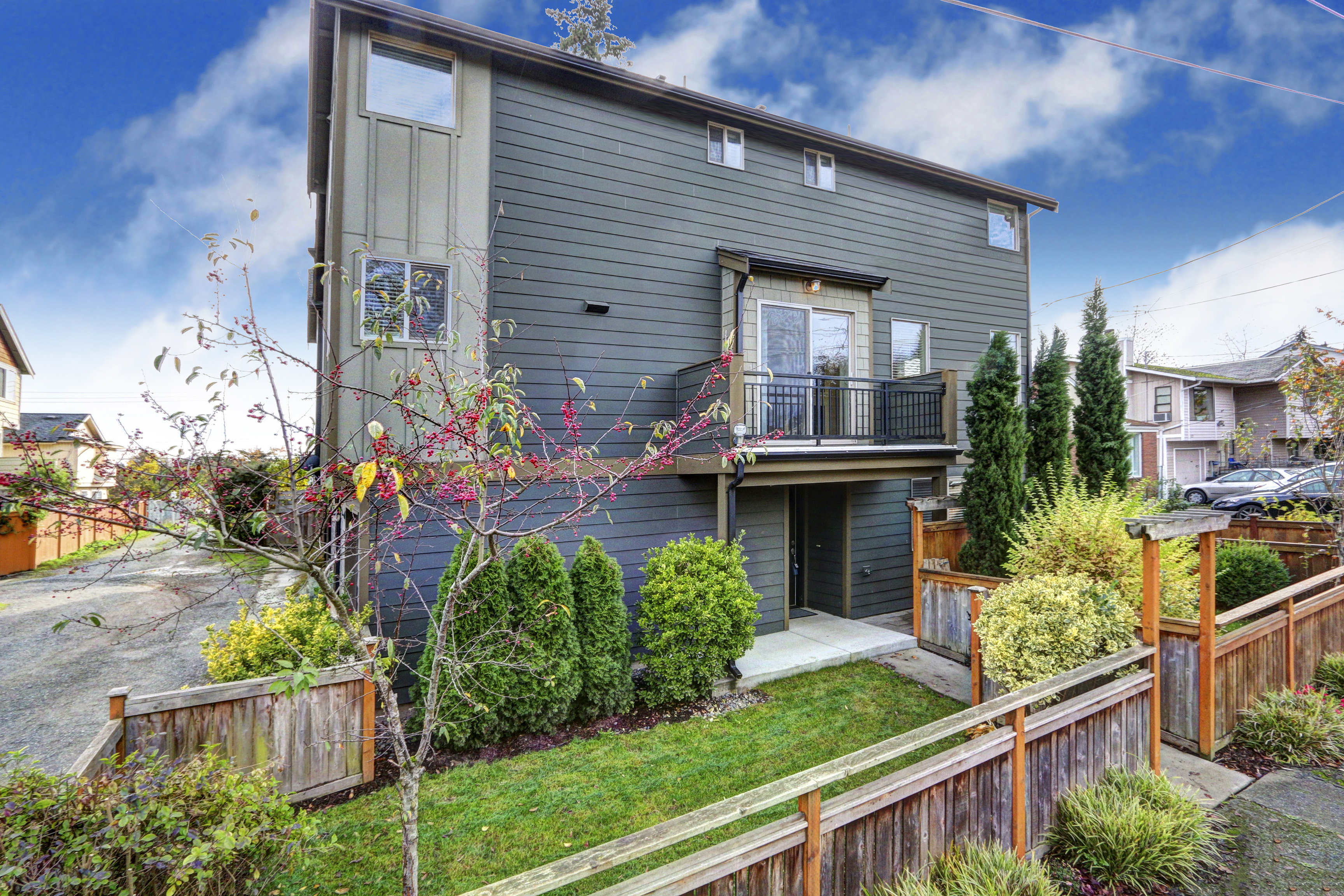 Property Photo:  4237 S Bozeman St A  WA 98118 