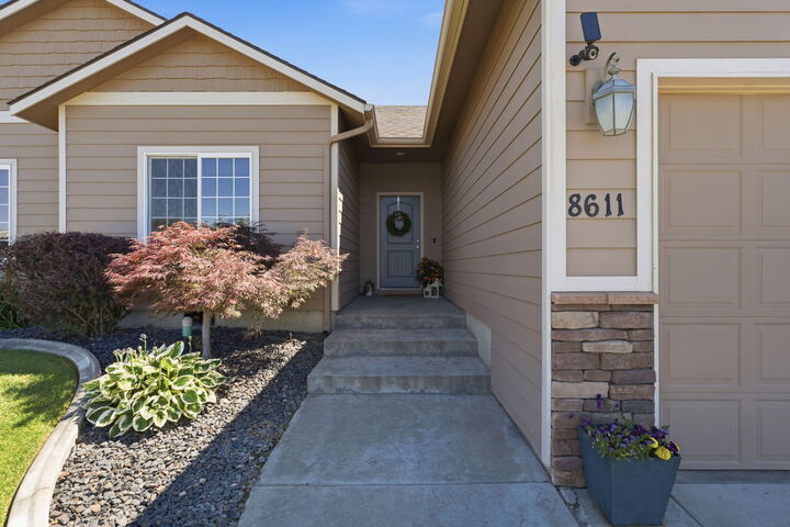 Property Photo:  8611 W 9th Ave  WA 99336 