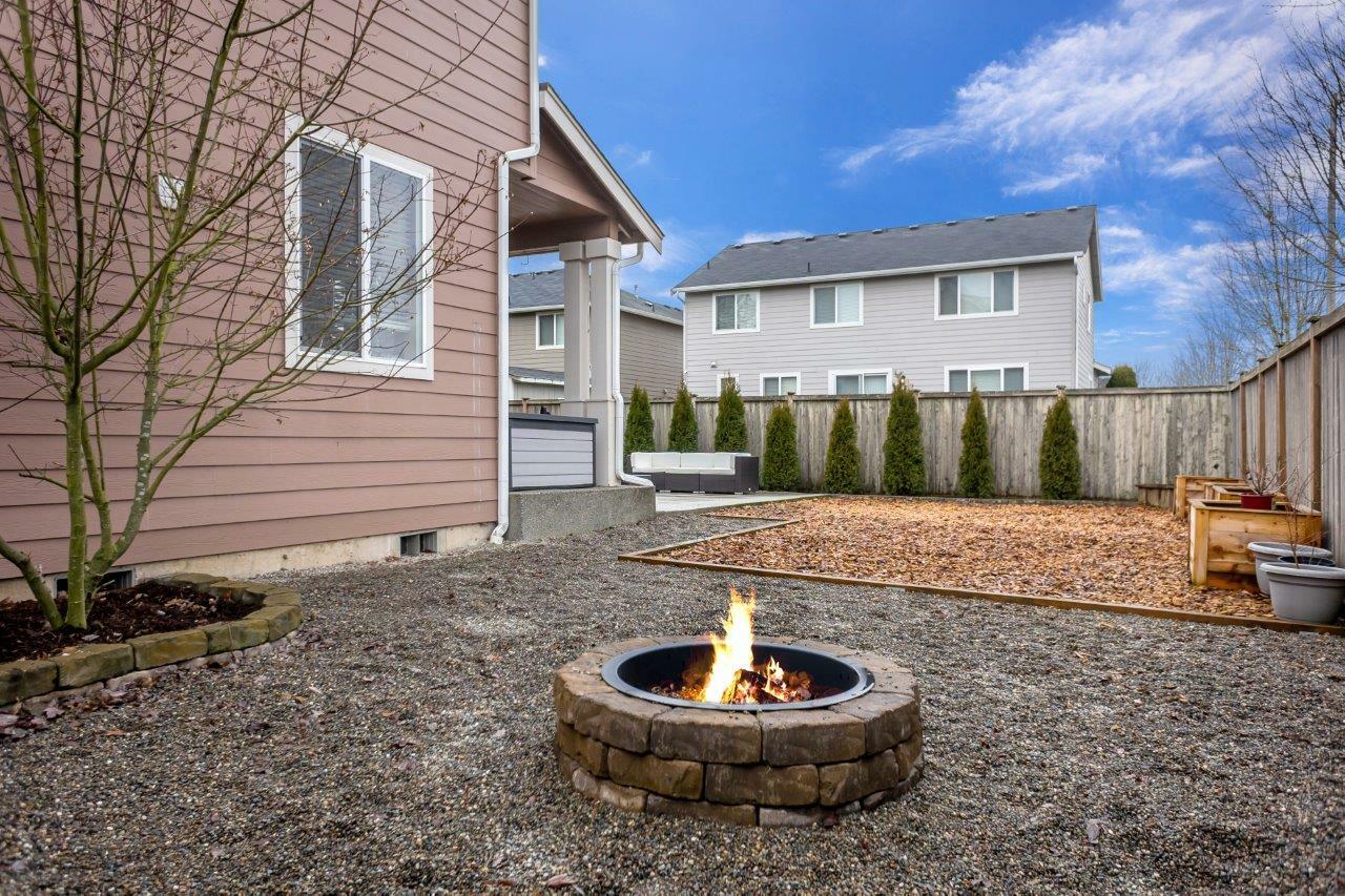 Property Photo: 3821 Ingleside Dr SE WA 98503