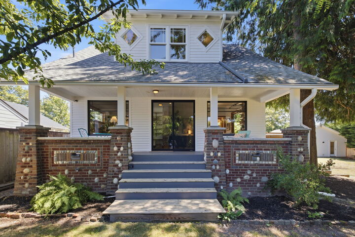 Property Photo:  4008  31st Avenue S  WA 98108 