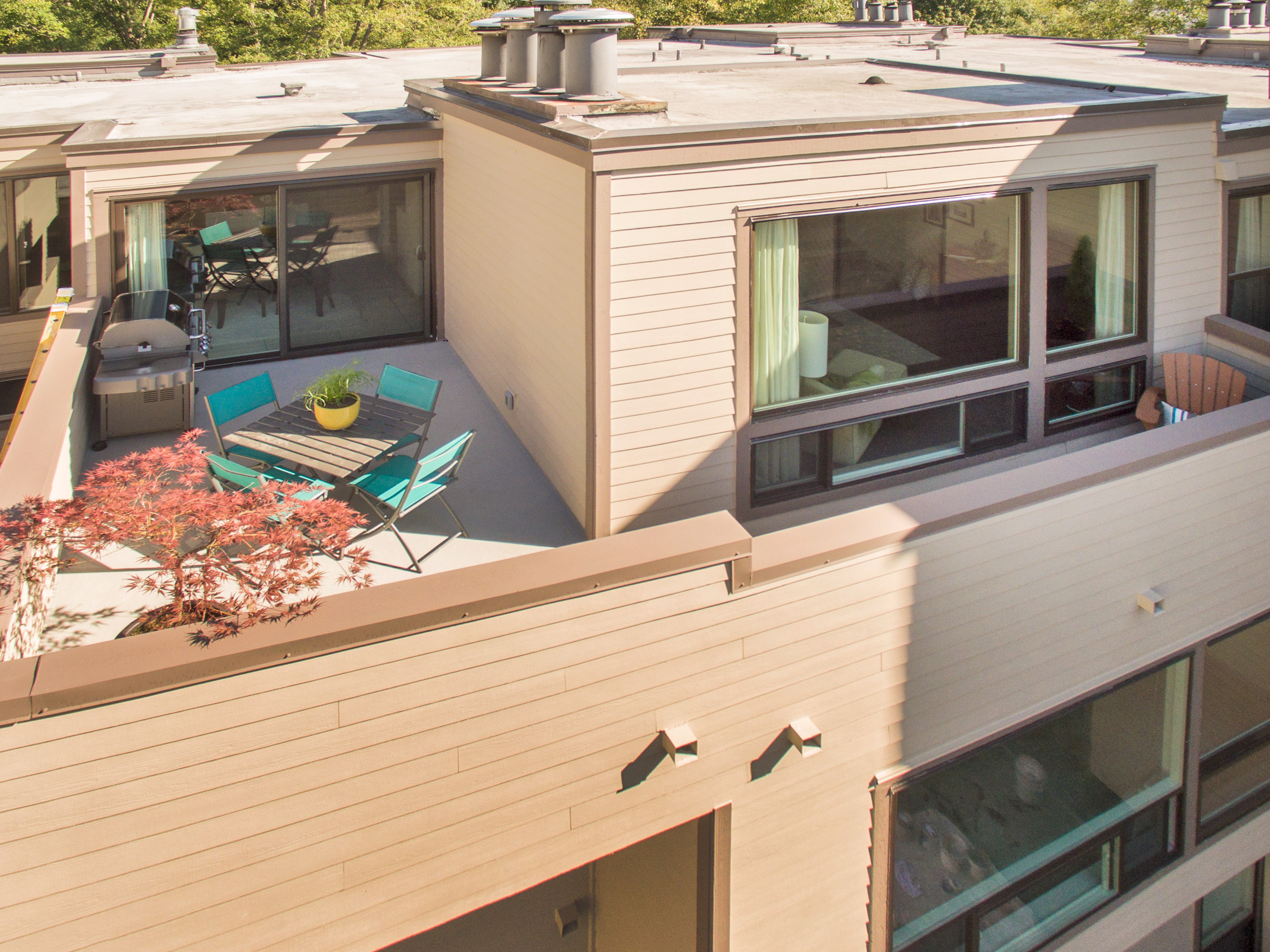 Property Photo:  2510 W Manor Place 412  WA 98199 