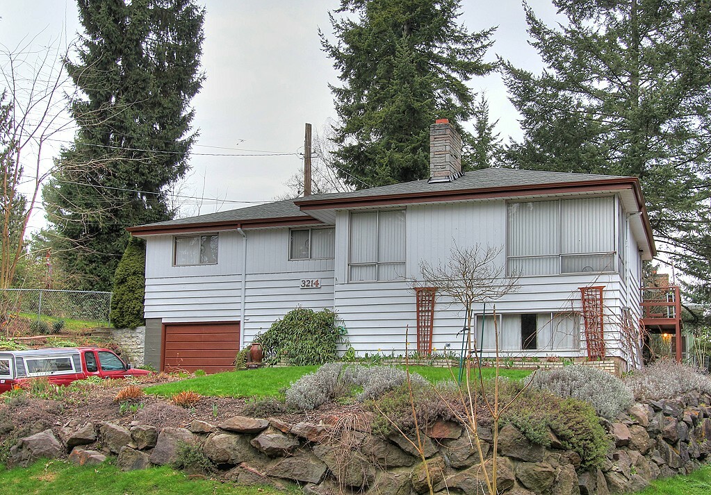 Property Photo:  3214 NE 118th  Street  WA 98125 