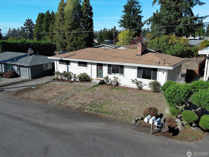 Property Photo:  2404 NE 22nd Street  WA 98056 