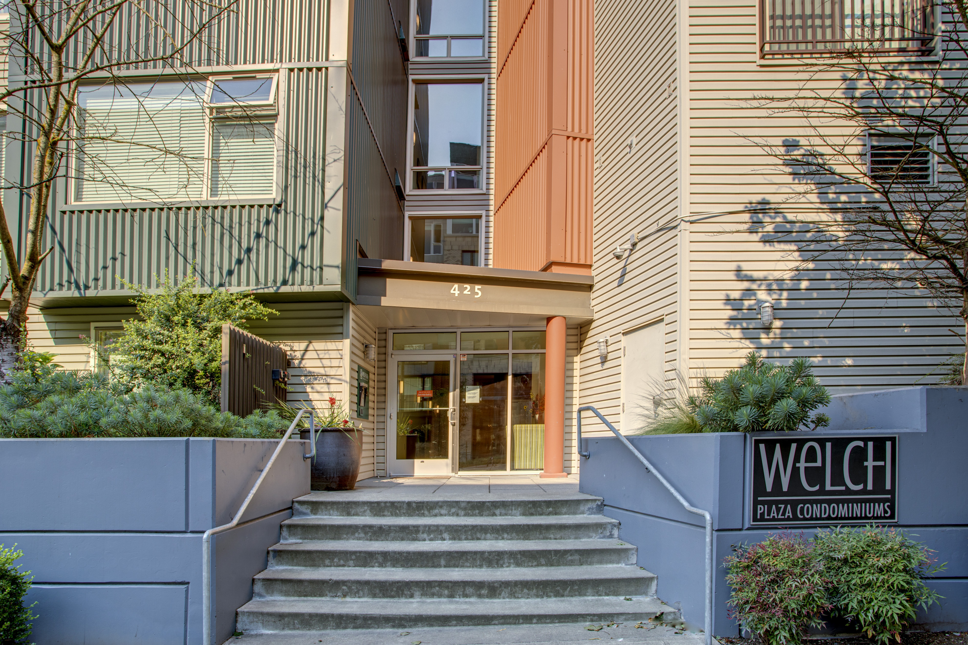 Property Photo: 425 23rd Ave S Unit #005 425 23rd Ave S 005  WA 98144 