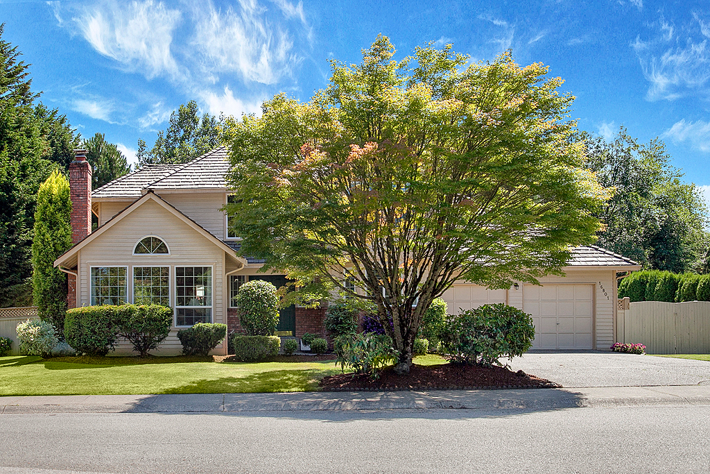 Property Photo: 16801 SE 46th St WA 98006