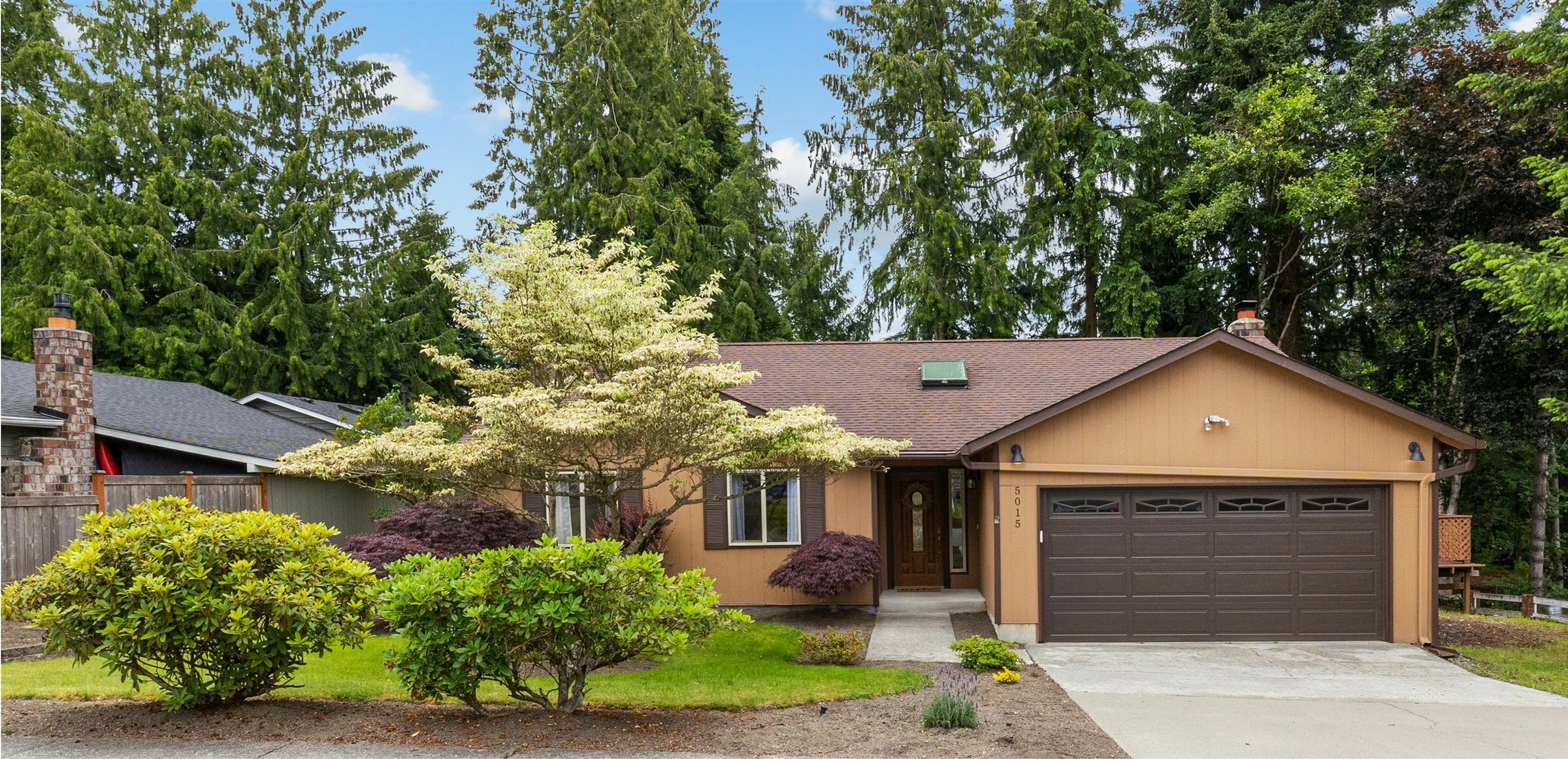 Property Photo:  5015 127th Place SE  WA 98208 